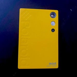 Polaroid minter shoot and print camera